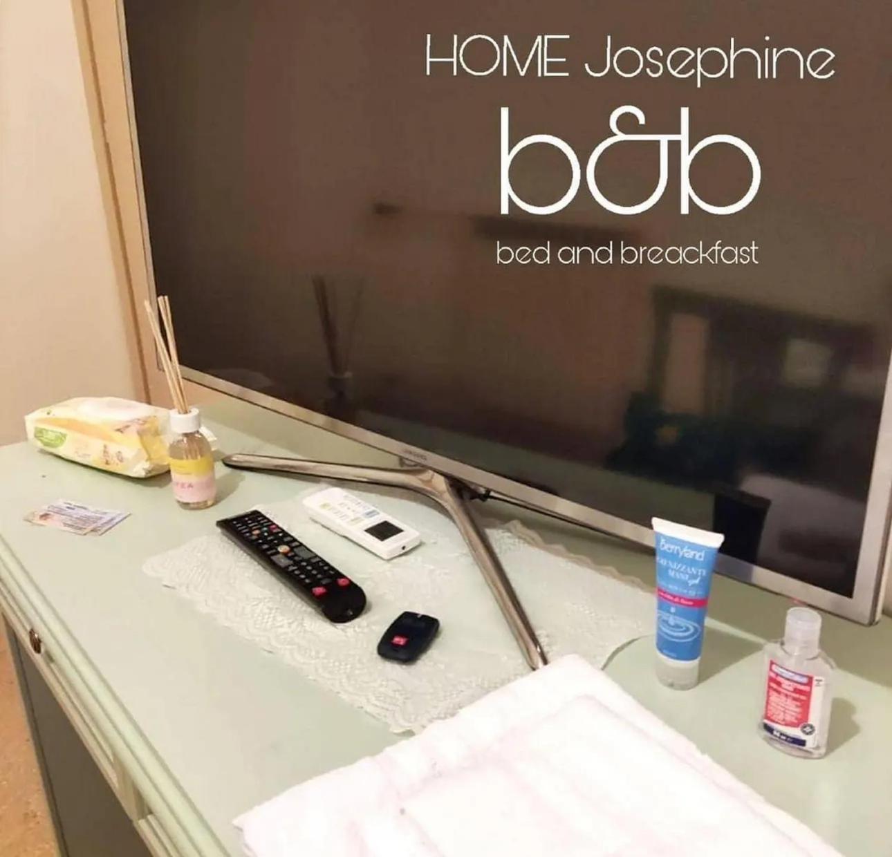 Home Josephine, A Due Passi Dalla Reggia Caserta Bagian luar foto